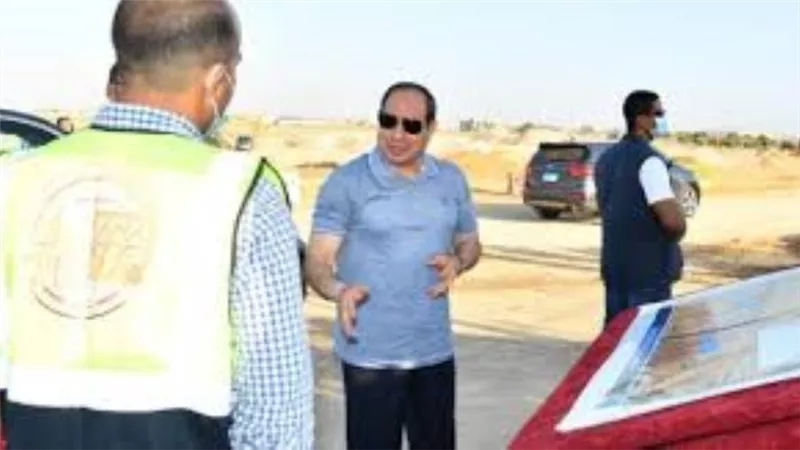الرئيس السيسي يتفقد تطوير كورنيش المقطم والمحاور المؤدية إلى الهضبة