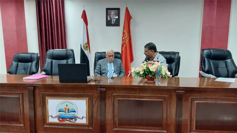 محافظ بورسعيد يتفقد غرفة عمليات إمتحانات الثانوية العامة بديوان المديرية