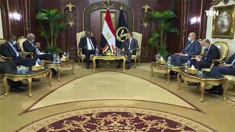 وزير الداخلية يبحث مع نظيره النمساوي القضايا الأمنية المشتركة