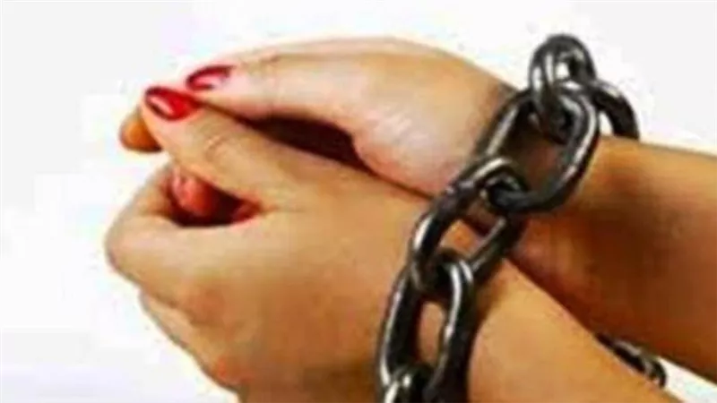 حبس مستريحة العمرانية بتهمة النصب بعد الاستيلاء على 120 مليون جنيه