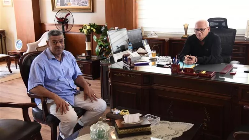 محافظ بورسعيد يتابع مستجدات العمل بملف التصالح في مخالفات البناء ببورسعيد