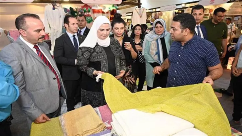 وزيرة التضامن تفتتح 