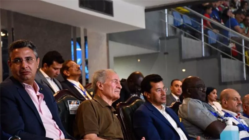 وزير الرياضة يهنئ منتخب اليد بالتأهل إلى كأس العالم 