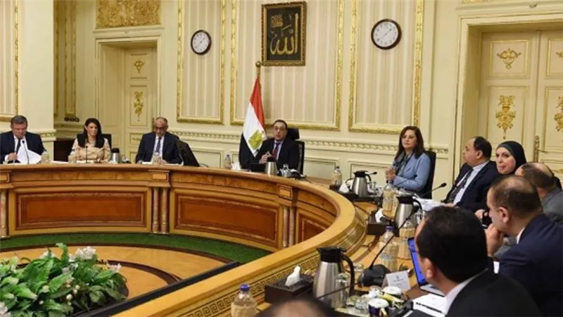 عاجل | الحكومة تكشف حقيقة تعرض مصر لأزمات نقص واختفاء سلع غذائية