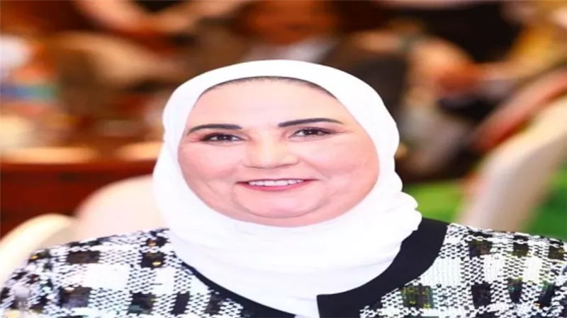 وزيرة التضامن توجه فرق التدخل السريع بالتعامل مع حالات أطفال وكبار وأسر بلا مأوى