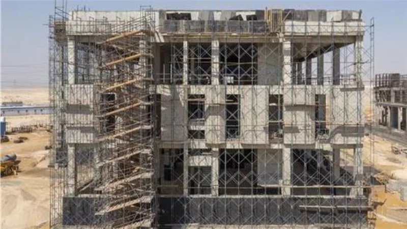 وزير النقل: ضرورة التزام الشركات بالجداول الزمنية للقطار الكهربائي السريع 