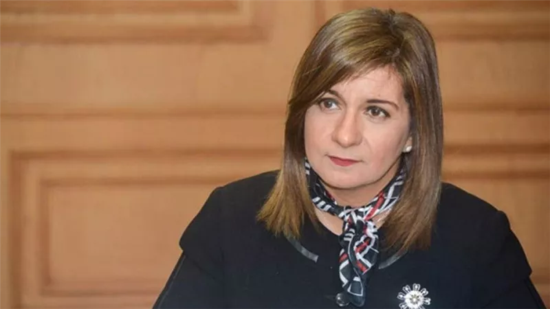 وزيرة الهجرة تطمئن على الطبيب المصري المعتدى عليه في السعودية