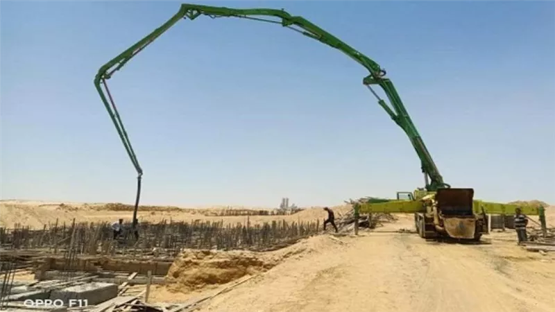 وزير الإسكان يتابع سير العمل بمدينة السويس الجديدة (صور)