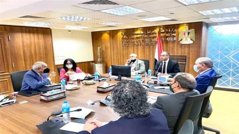 اجتماع موسع بـ«الإسكان» لاستعراض نتائج الدراسة الاقتصادية لمحطات التحلية (صور)
