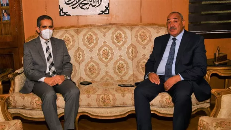 محافظ الغربية يقدم التهنئة لمدير مديرية الأمن الجديد 