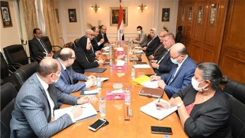 وزيرا التجارة وقطاع الأعمال العام يبحثان منظومة تداول الأقطان للموسم الجديد 