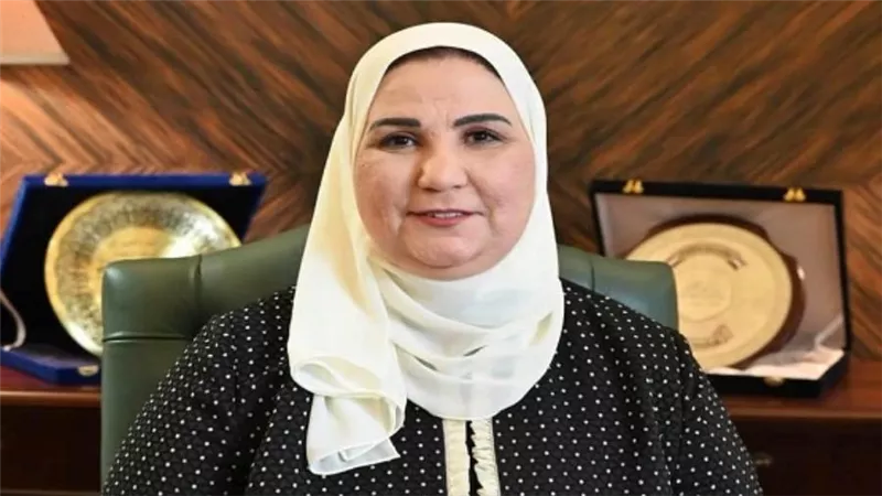 وزيرة التضامن: الكشف على 14220 سائق حافلات مدرسية بينهم 114 يتعاطون المخدرات
