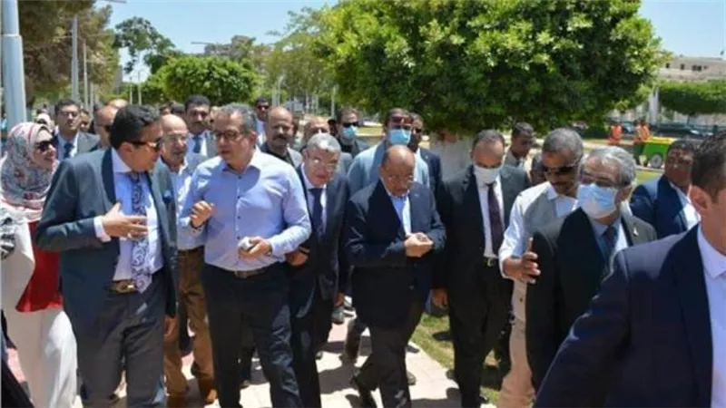 وزيرا «التنمية المحلية» و«السياحة» يفتتحان تطوير كورنيش النيل بالمنيا