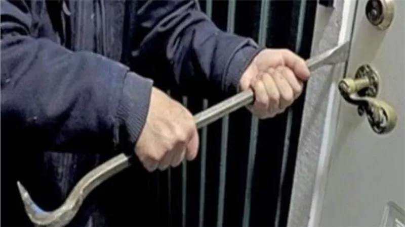 تجديد حبس تشكيل عصابي تخصص في سرقة المساكن بالتجمع 