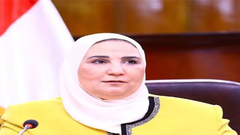وزيرة التضامن تتابع حادث تصادم طريق سوهاج الصحراوي  