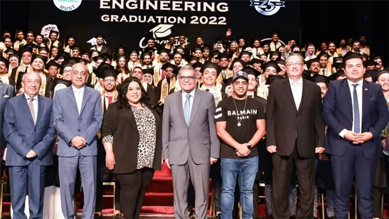 بالصور|  جامعة مصر للعلوم والتكنولوجيا تقيم حفلا ضخما لتخريج الدفعة 