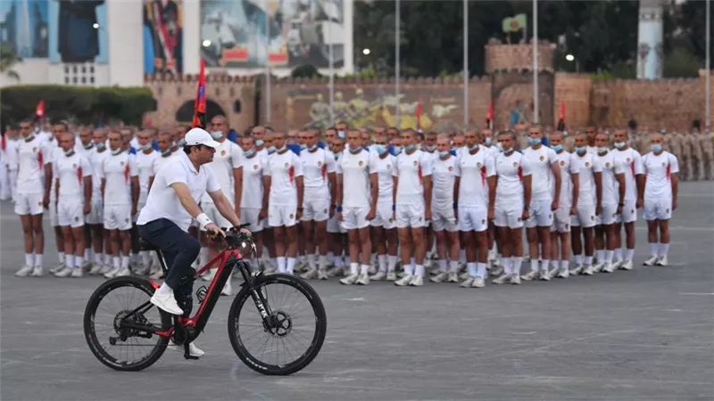الرئيس السيسي يتفقد الكلية الحربية ويعقد لقاء مع الطلبة | صور  