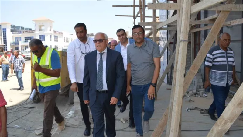 محافظ بورسعيد يفقد العمل في إنشاء مول الملابس المستعملة الجديد