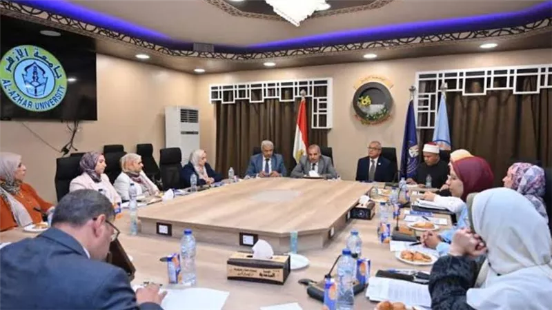 لتطوير المسار المهني.. هيئة الدواء توقع بروتوكول تعاون مع صيدلة الأزهر بنات