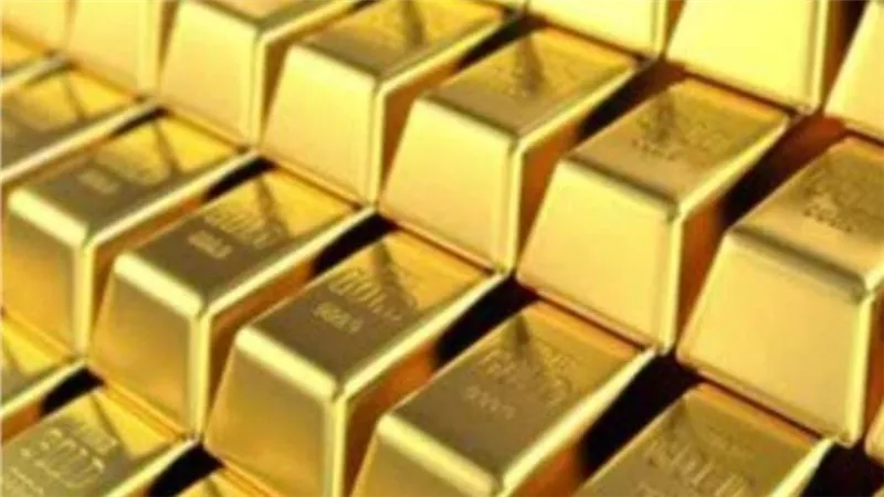  الذهب يتراجع بعد تلميحات الفيدرالي الأمريكي برفع الفائدة مجددًا 