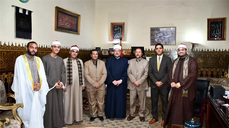 وزير الأوقاف يستقبل نخبة من كبار المبتهلين المعتمدين بالإذاعة والتليفزيون