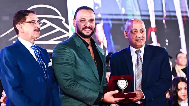 بالصور.. جامعة مصر للعلوم والتكنولوجيا تحتفل بتخرج دفعة جديدة من كلية الإدارة والاقتصاد