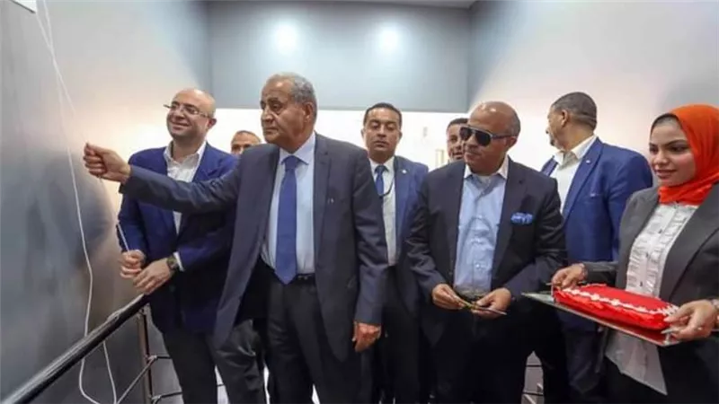 وزير التموين : «التجاري النموذجى» ببنى سويف أول مكتب يقدم خدمات اعتماد «الخارجية» 