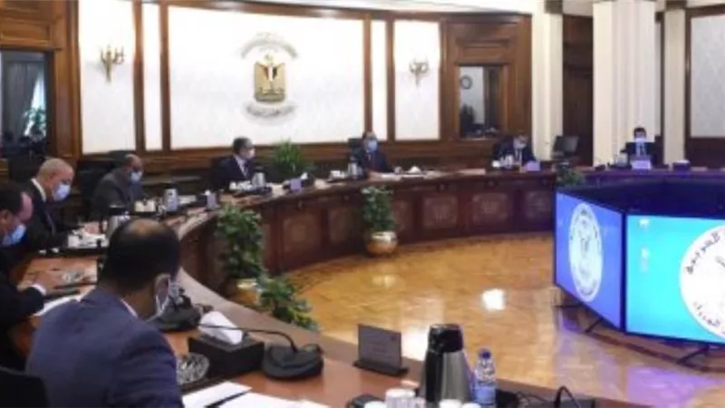 رئيس الوزراء يتابع خطوات تفعيل إجراءات ترشيد الكهرباء لاستغلال الغاز وتصديره