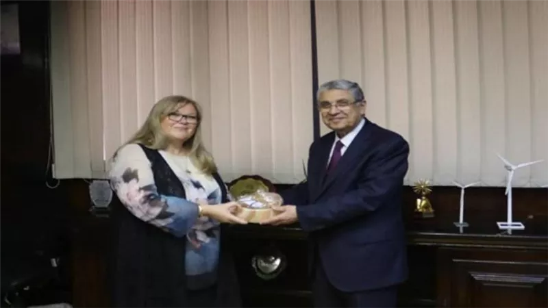 وزير الكهرباء يستقبل سفيرة سلوفانيا بالقاهرة لبحث سبل دعم التعاون (صور)