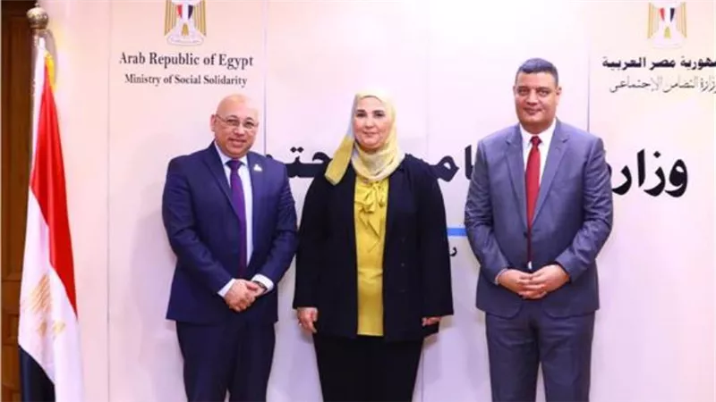 «القباج» تشهد توقيع بروتوكول إقامة مشروعات ووحدات إنتاجية بشمال سيناء 