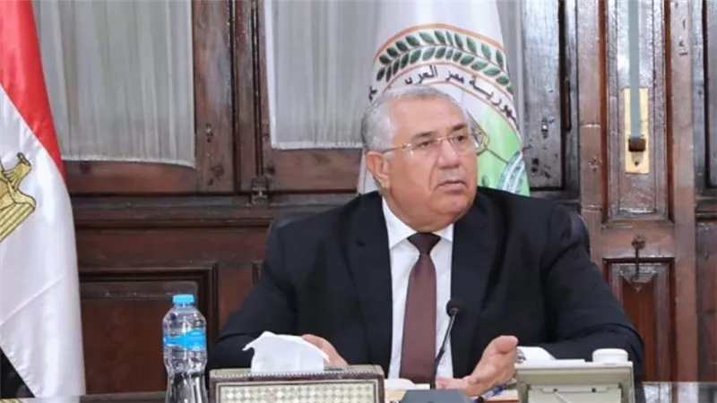 وزير الزراعة يتابع عمليات التحصين والتأمين على الماشية