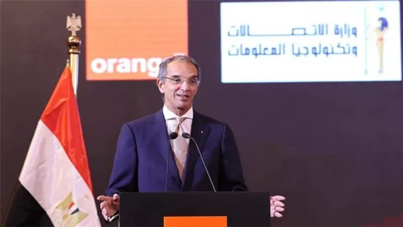 وزير الاتصالات يشهد مراسم إطلاق خدمات 