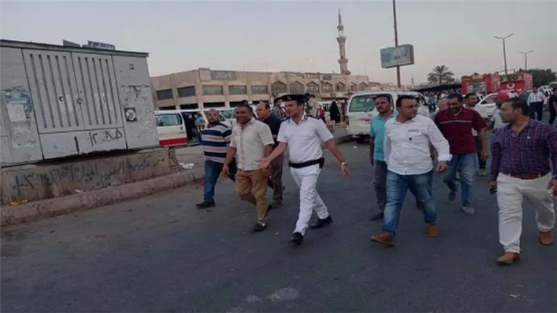 وزير الإسكان: استمرار حملات إزالة مخالفات البناء والإشغالات وغلق الأنشطة المخالفة بالمدن الجديدة (صور)