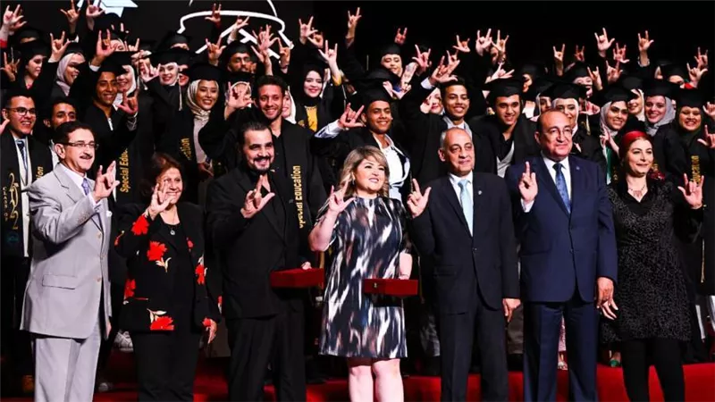  عاجل بالصور.. جامعة مصر للعلوم والتكنولوجيا تحتفل بتخرج دفعة جديدة من كلية 