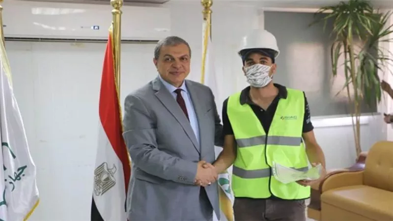 وزير القوى العاملة للعمال: حافظوا على مصر ومواردها ليعم الخير على الجميع ونتخطى كافة الأزمات (صور)
