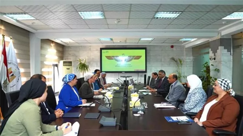 وزيرا البيئة والطيران المدني يناقشان آخر مستجدات الاستعداد لاستضافة قمة المناخ cop27 (صور)