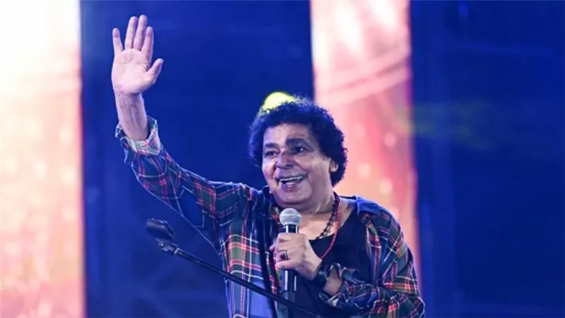 بالصور.. الكينج يتألق يتألق بحفل جماهيري في إفتتاح مهرجان رأس الحكمة الغنائي بـ 