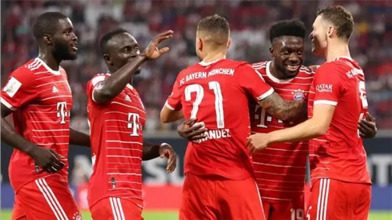بايرن ميونخ يستقبل بوروسيا مونشنجلادباخ في الدوري الألماني 