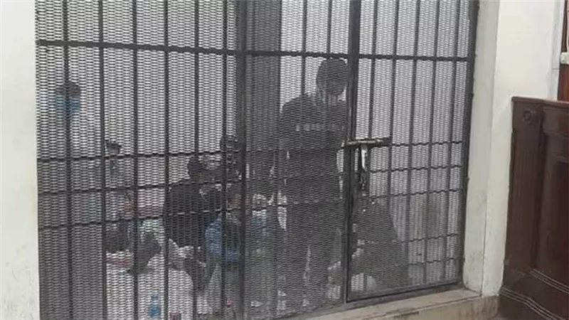 تأجيل إعادة إجراءات محاكمة 18 متهما في أحداث شغب قسم السلام