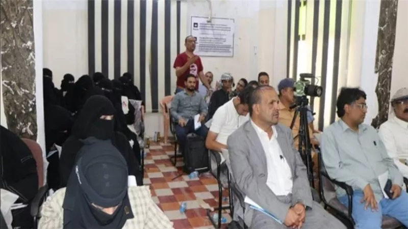 مركز البحر الأحمر للدراسات السياسية والأمنية في اليمن ينظم حلقة نقاشية عن السلام والمرأة بمأرب (صور)