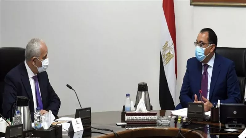 رئيس الوزراء يستعرض مع وزير التعليم ملفات عمل الوزارة المرحلة المقبلة (صور)