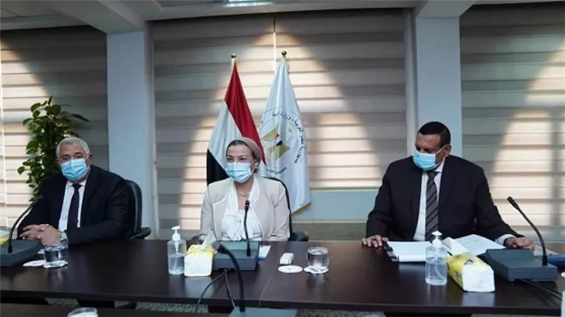 وزراء البيئة والزراعة والتنمية المحلية يجتمعون لمناقشة خطة مواجهة نوبات تلوث الهواء الحادة 2022 (صور)