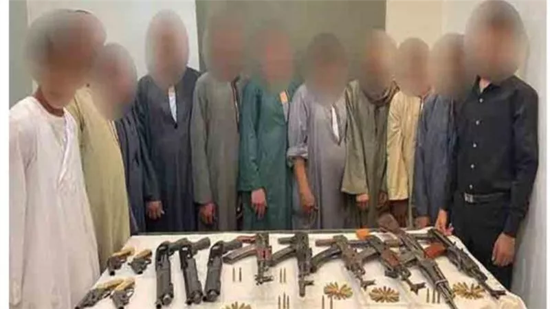 الأمن العام يضبط 11 متهمًا بـ13 قطعة سلاح ومواد مخدرة بأسيوط 
