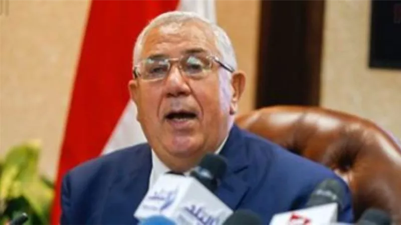 وزير الزراعة: ألف جنيه حد أدنى لأردب القمح وحافز إضافى حال زيادة الأسعار