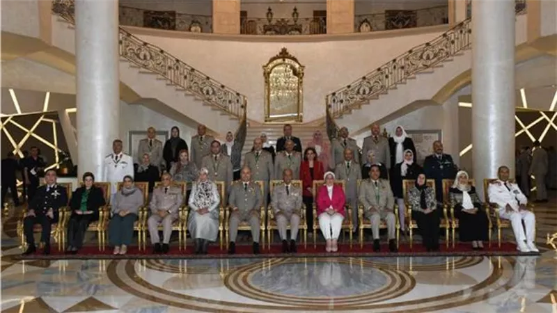 وزير الدفاع يكرم قادة القوات المسلحة المحالين للتقاعد 