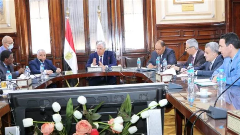 وزير الزراعة يبحث مع وفد المركز الدولي للأسماك تعزيز التعاون المشترك بين الجانبين (صور)