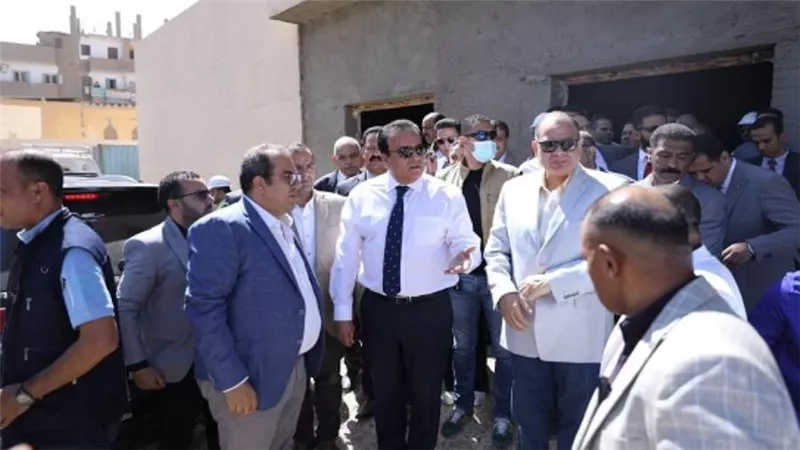  بتكلفة إنشائية 266 مليون جنيه.. وزير الصحة يتفقد مشروع إنشاء مستشفى منفلوط النموذجي (صور)
