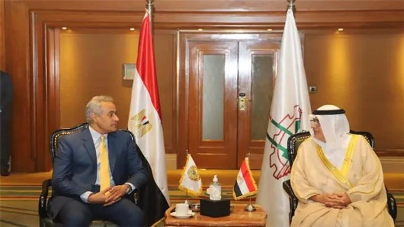 وزير القوى العاملة يلتقي نظيره الإماراتي لتنسيق التعاون في القضايا المشتركة (صور)