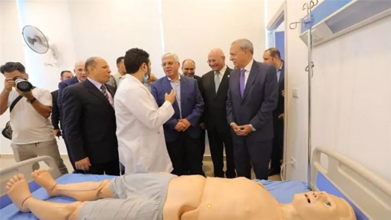 خلال زيارته  لجامعة بنها.. وزير التعليم العالي يفتتح مركز المهارات والمحاكاة الطبية بالجامعة (صور)