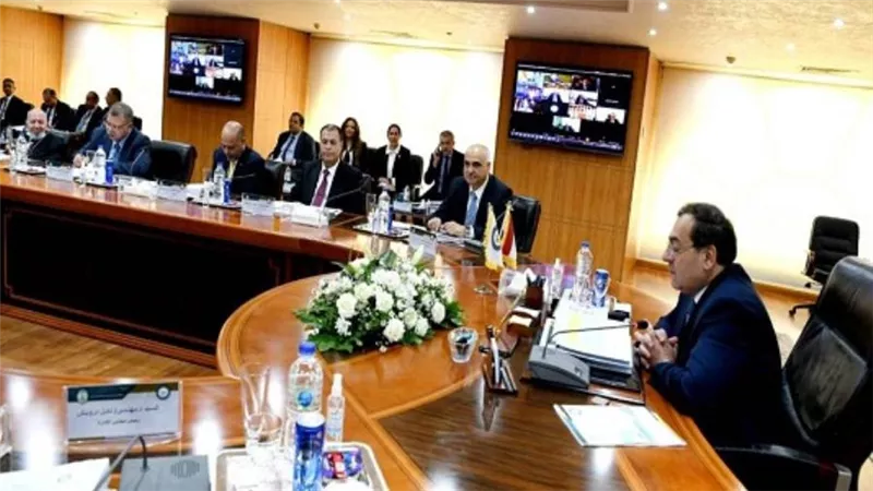 لاعتماد نتائج الأعمال.. وزير البترول يترأس الجمعية العامة لشركة جنوب الوادي القابضة (صور)